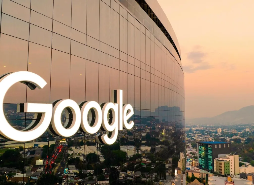 Google abre sus oficinas en El Salvador1