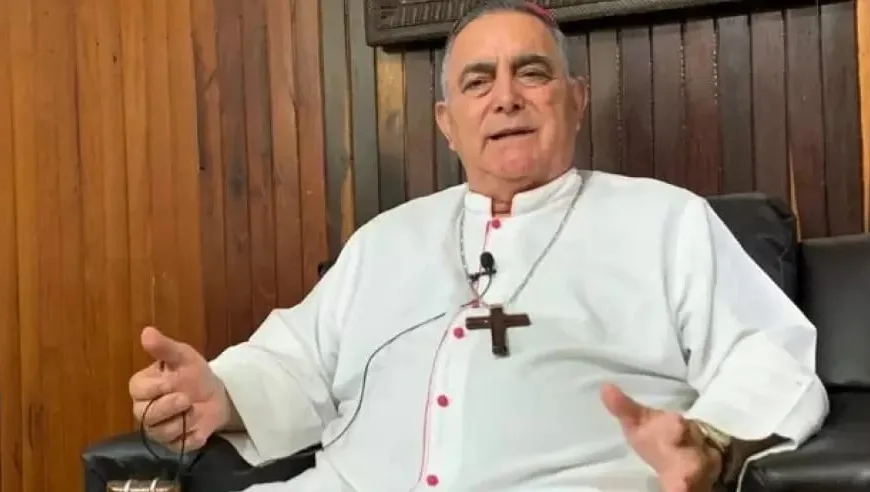 Obispo de Chilpancingo “entró voluntariamente” con hombre a Motel