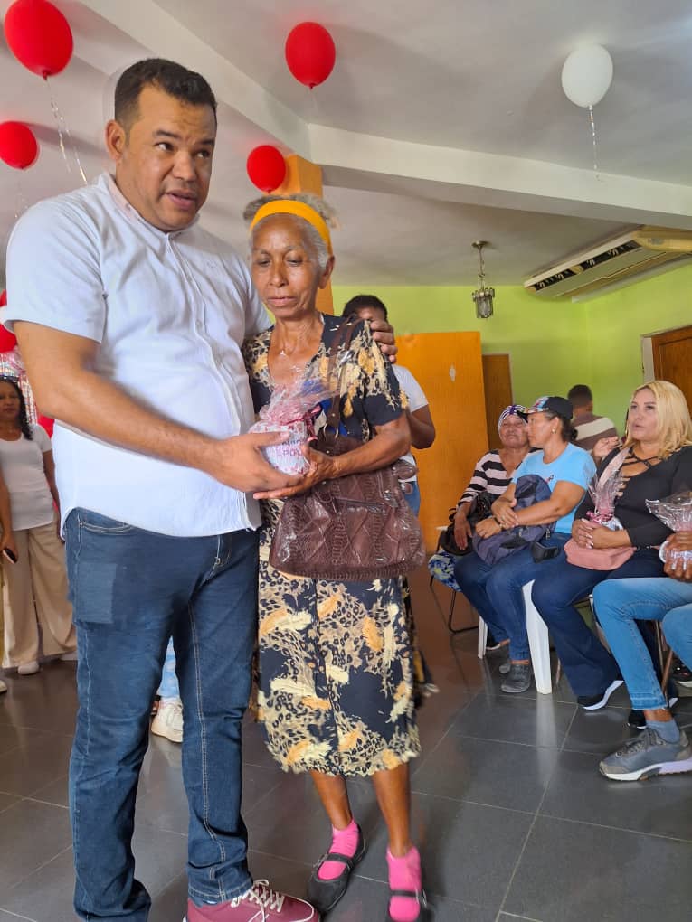 Podemos homenajeó a 120 madres del municipio Bolivariano Angostura
